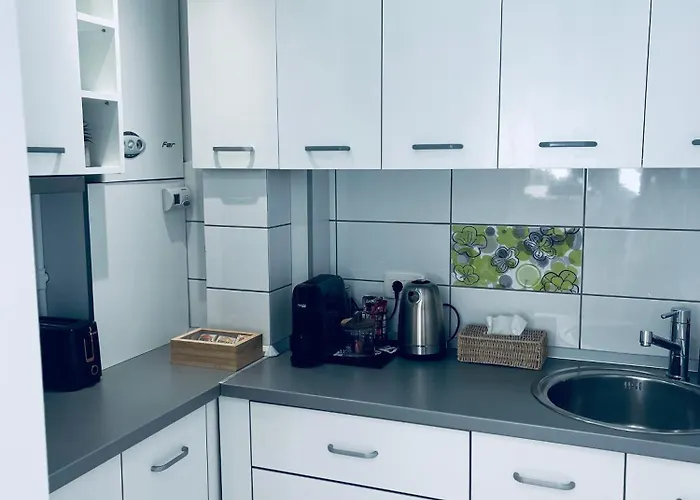 Kronstadt - Gara Apartment